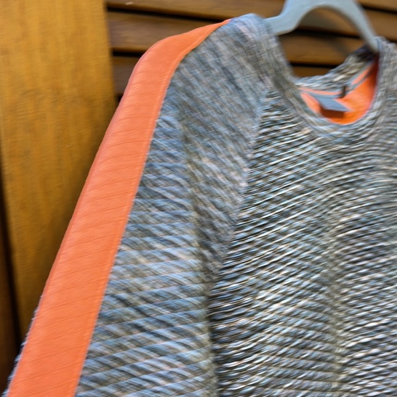 Athleta Snowscape Quilted Top XS EUC - Picture 4 of 5